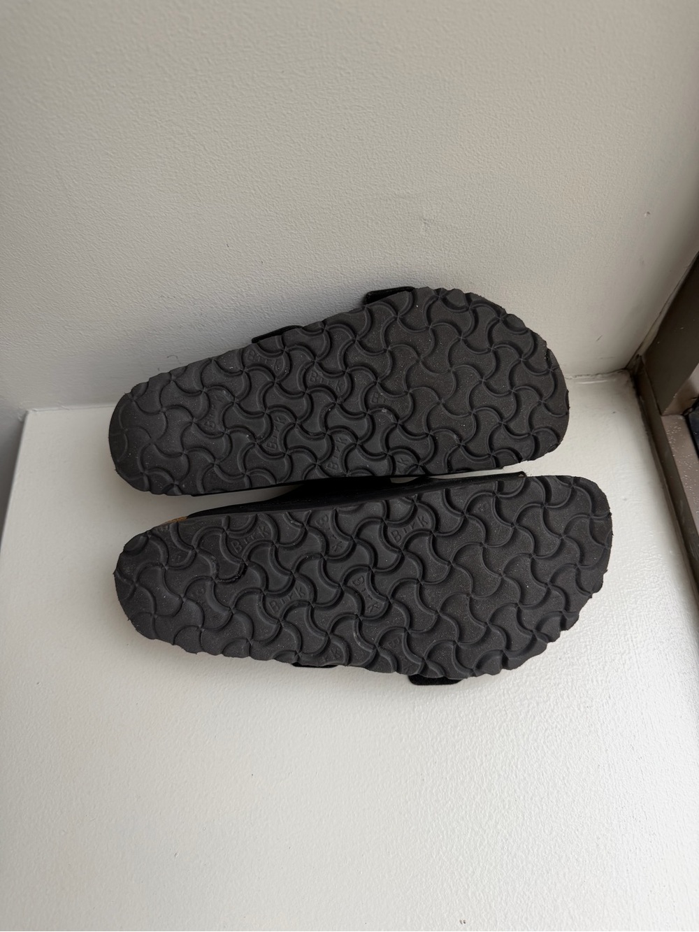 Birkenstock Black Arizona Leather Sandals (unisex) - Picture 4 of 5